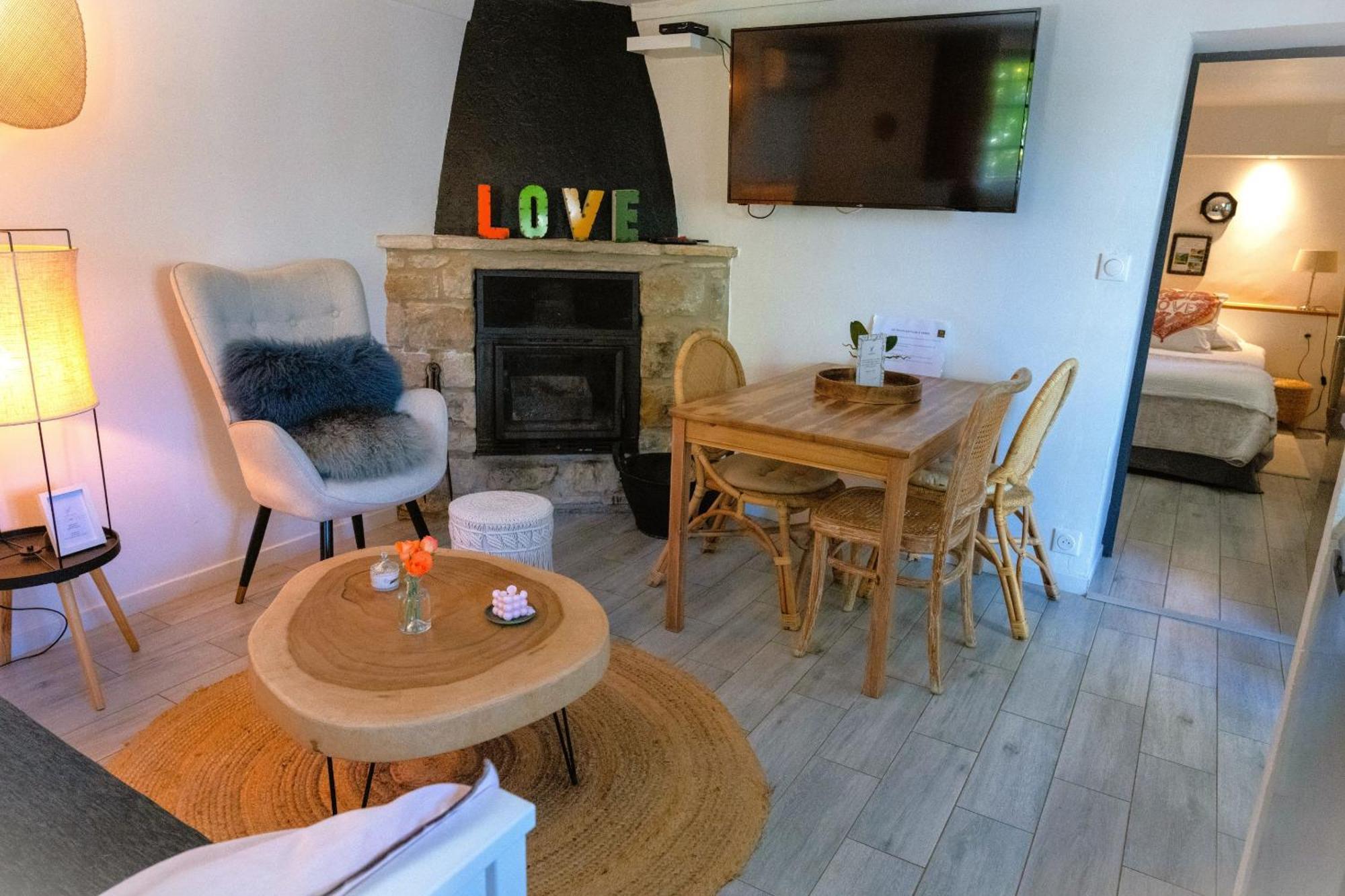 Gîte Les Deux Roches Le Bar-sur-Loup Chambre photo
